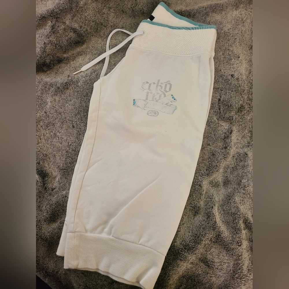Ecko Red Capris - Picture 2 of 5